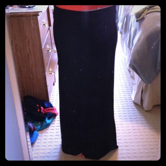❌Simple black maxi skirt SOLD❌