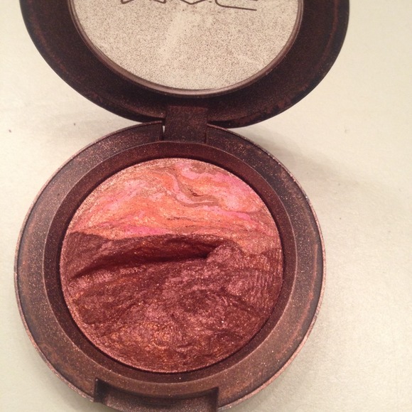 MAC mineralizing eye shadow duo