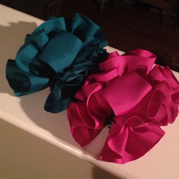 🆕Vintage Scrunchie Ribbon Clips🆕 - Picture 2 of 4