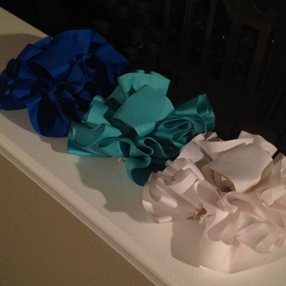 🆕Vintage Scrunchie Ribbon Clips🆕 - Picture 3 of 4