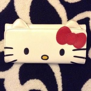 ❌BUNDLED❌ NWOT -- Hello Kitty x Loungefly Wallet