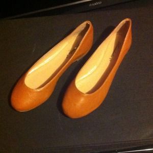 Awesome flats! Never worn!