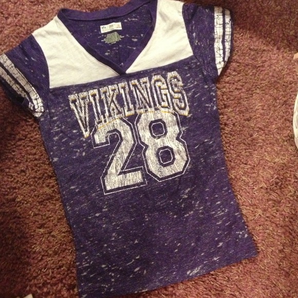 Minnesota Vikings fitted top - Picture 1 of 3