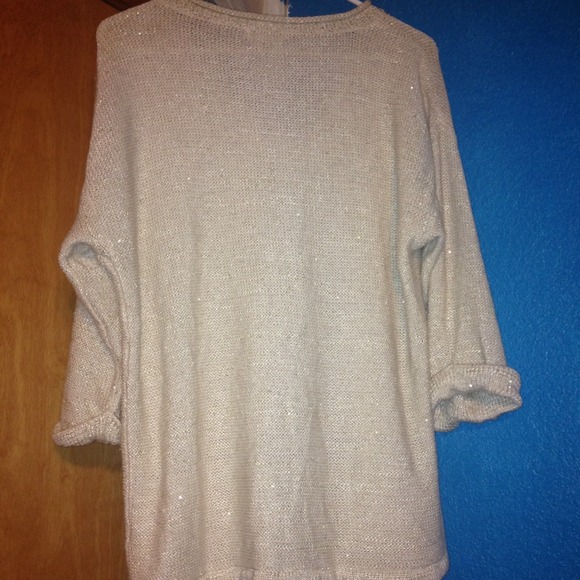 ⛔️SOLD⛔️DKNY Sweater Top - Picture 2 of 2