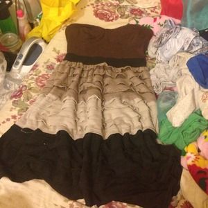 Brown color blocking dress with ruffles