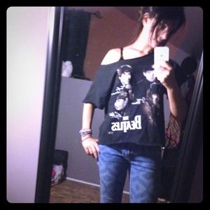 ♻️ T-shirt ♻️ crop top!!! Re-loved