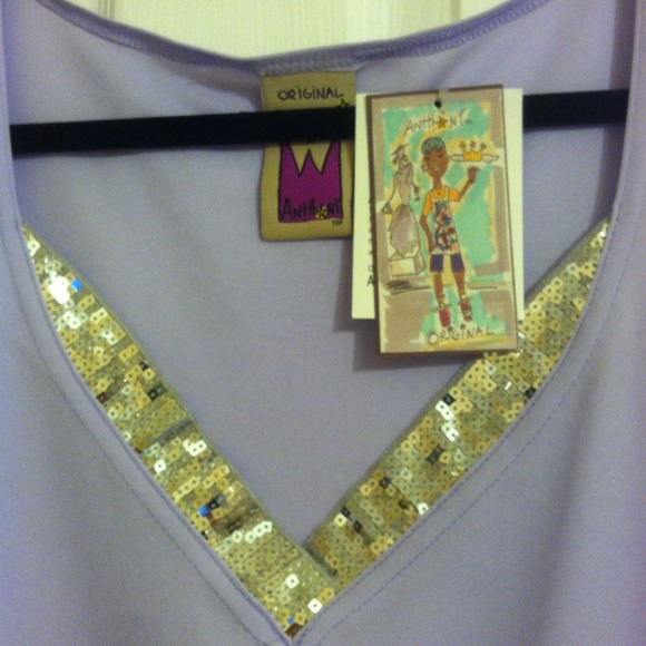 Lavender Blouse. 👍REDUCED👍 - Picture 3 of 3