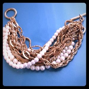 Chunky gold/pearls bracelet