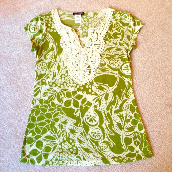 Cute green top