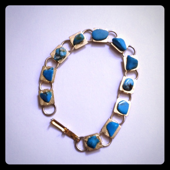 Pretty turquoise stone bracelet - Picture 1 of 2