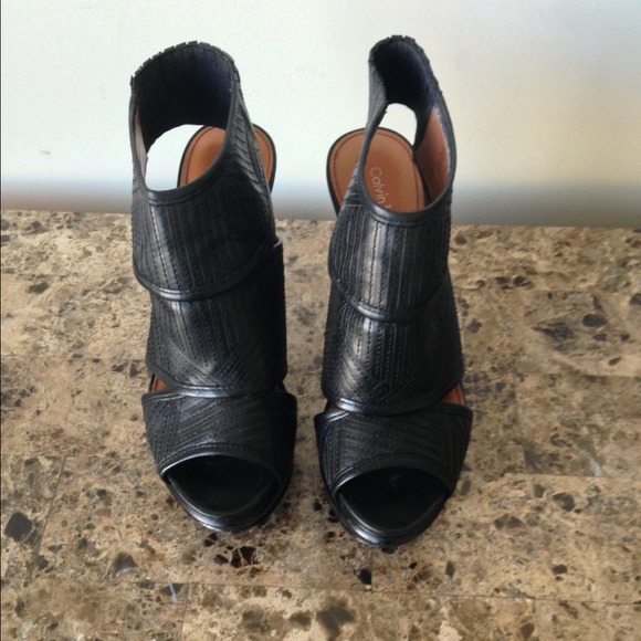 🌟Calvin Klein Leather Peep-Toe Heels, size 7🌟