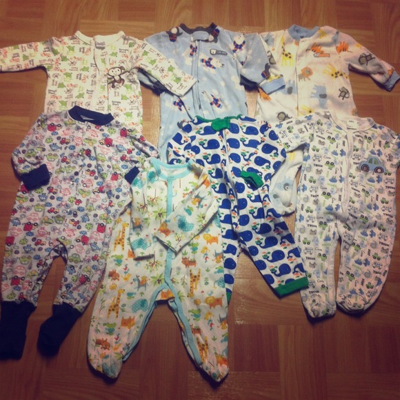 7 pairs of 9 month pjs