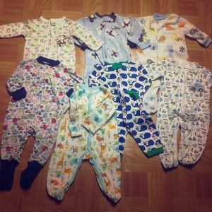 7 pairs of 9 month pjs