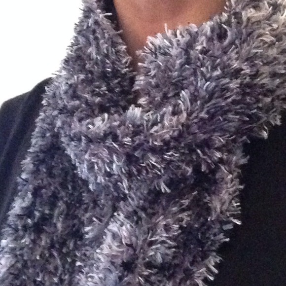 Warm Winter Scarf - Picture 4 of 4