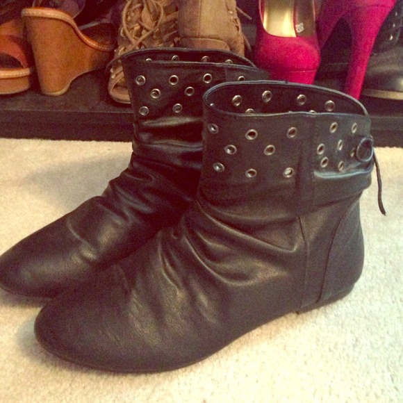 Black Boots
