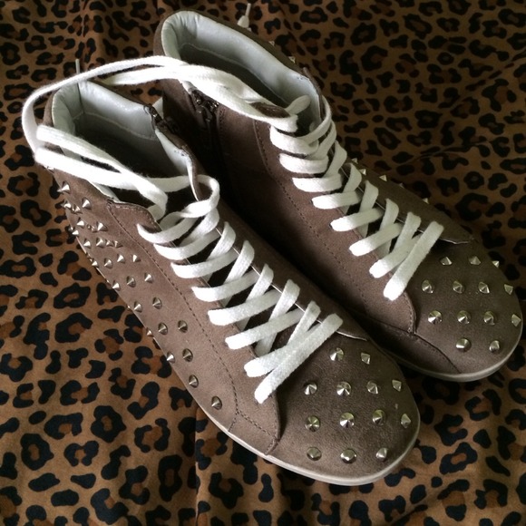 studded zip up sneakers