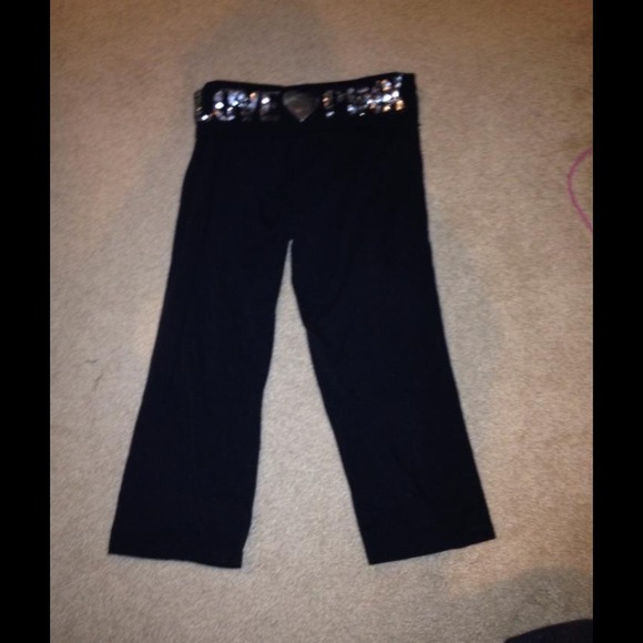 VS crop yoga pants