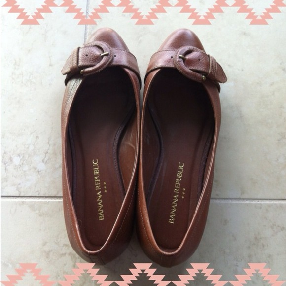 🚫SOLD in Bundle🚫Banana Republic Buckle Flats