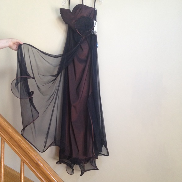 ✂️ REDUCED MOI CHERI EVENING GOWN NEVER WORN - Picture 3 of 3