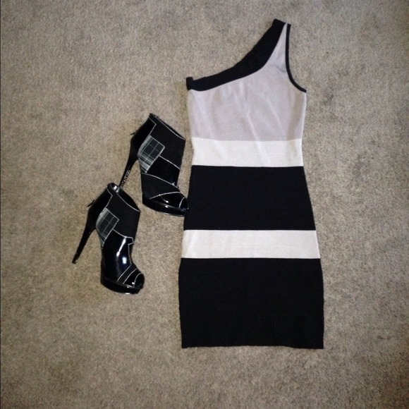 One shoulder BEBE fitted party dress