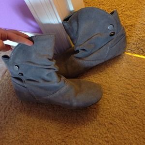 Grey suede ankle Steve Madden boots