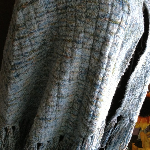 Bundled/sold 😍SALE😍BRAND NEW CAPE - Picture 2 of 3