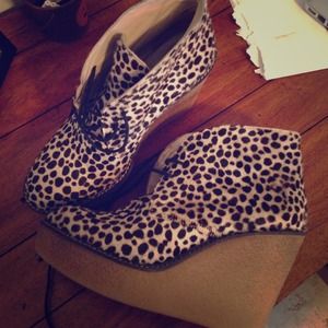 Argentinian Kosiuko leopard wedges