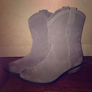 AE leather tan boots