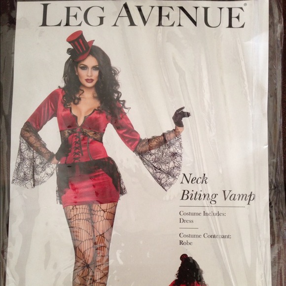 LegAvenue Sexy Vampire halloween costume small