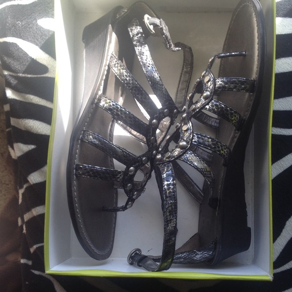 *SOLD* Gianni Bini gladiator sandals