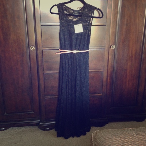 NWT lace maternity dress.