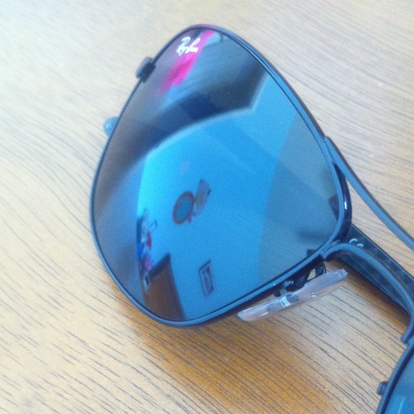 Brand new Ray Bans! Never worn! - Picture 3 of 3