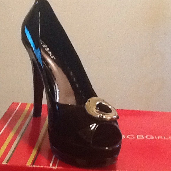 BCBGirls Pump