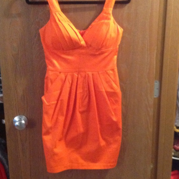 Stunning Special Occasion Dress w/ Pockets! - Picture 2 of 4