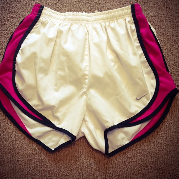 SOLD!🏃NIKE RUNNING SHORTS🏃 - Picture 2 of 3