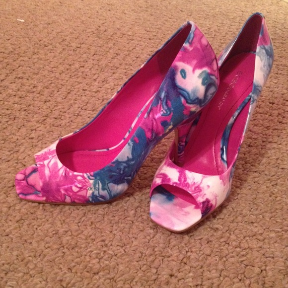 BCBG Trendy Heels!