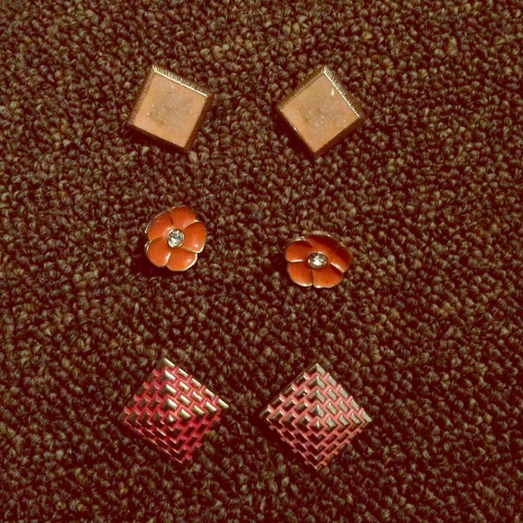 Earrings - Picture 1 of 1
