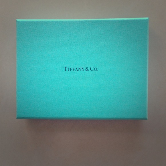 Tiffany & Co blue box