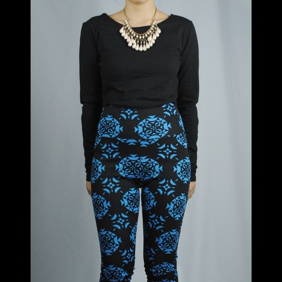 Black and Blue Patterned High waisted legging - Picture 2 of 3
