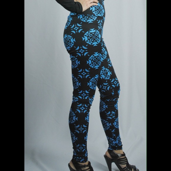 Black and Blue Patterned High waisted legging - Picture 3 of 3