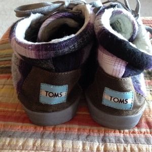 Toms mid top shoes, size W10