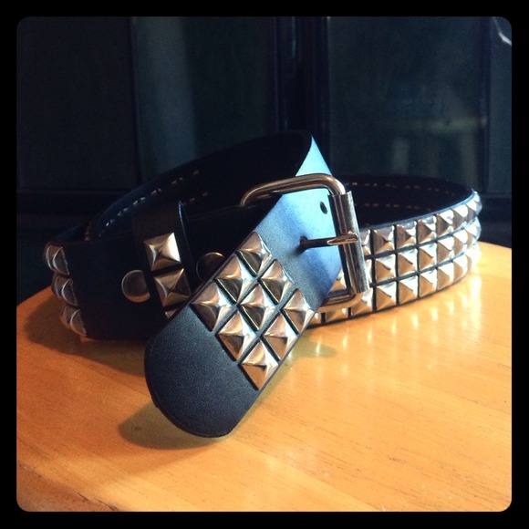 ✂️REDUCED✂️ Black Square Studded Belt