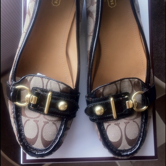 SOLD SOLD Coach Eklie signature shoes size 11