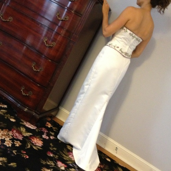 SALE! HOST PICK X 2!!! 25% off.  Bustier & skirt! - Picture 3 of 4