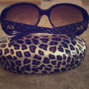 Price Reduction New Sunglasses and Sunglasses Case