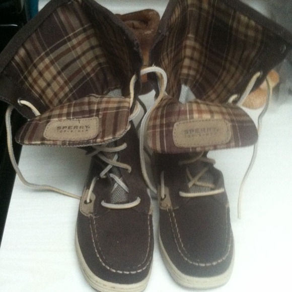 New Authentic Sperry Top-Sider size 2m boy shoes