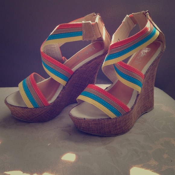NEW NEVER BEEN WORN WEDGES