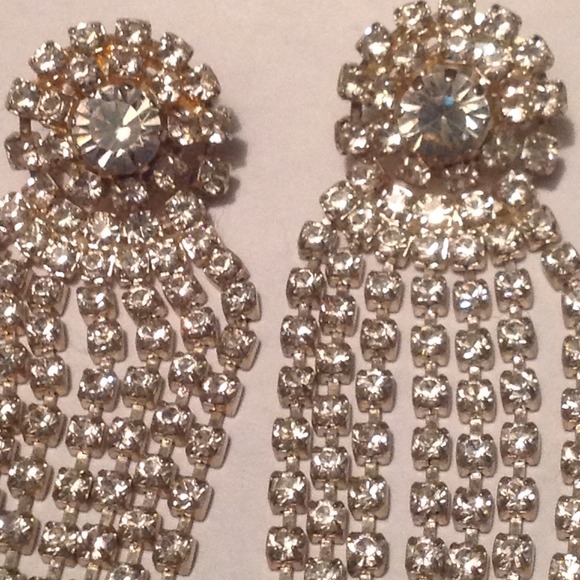 Gorgeous Dangle Special Occasion Earrings - Picture 2 of 3