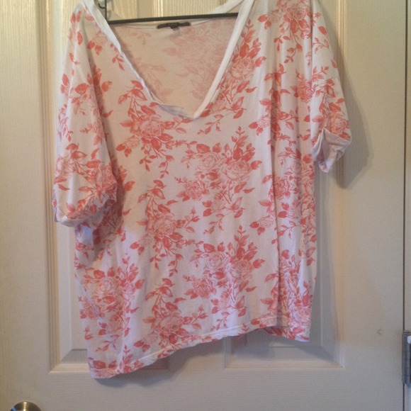 Urban Outfitters Oversized Floral Tee