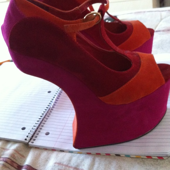 Hells sexy red,orange,gold in the inside and pink - Picture 1 of 4